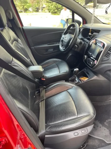 Tirane, shes Renault Captur qm3 viti 2018, full option, automat, navi, 11500 €