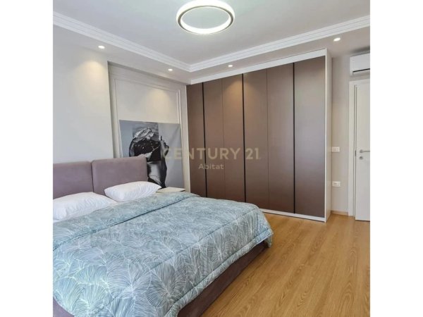 Tirane, jepet me qera apartament 2+1 Kati 2, 98 m² 801 € (Ish Parku)