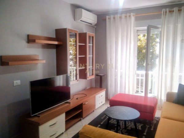 Tirane, jepet me qera apartament 2+1 Kati 7, 80 m² 650 € (Kompleksi Kontakt)