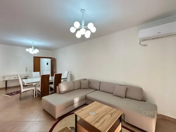 Tirane, jepet me qera apartament 2+1+Ballkon Kati 3, 80 m² 950 € 