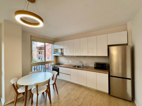 Tirane, jepet me qera apartament 2+1 Kati 5, 75 m² 750 € (Rruga e Kavajes)