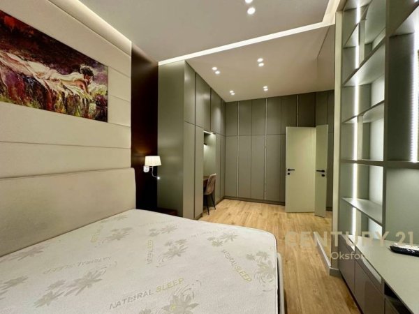 Tirane, jepet me qera apartament 2+1 Kati 8, 76 m² 880 € (Square 21)