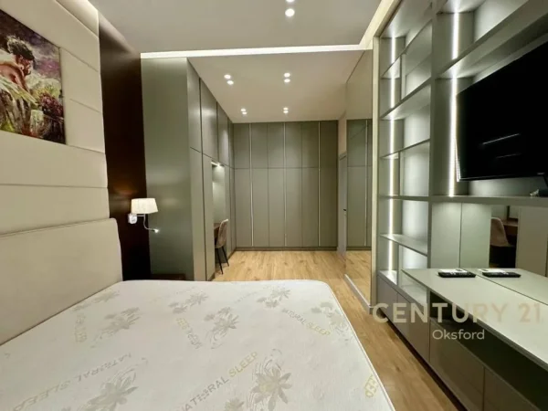 Tirane, jepet me qera apartament 2+1 Kati 8, 76 m² 880 € (Square 21)