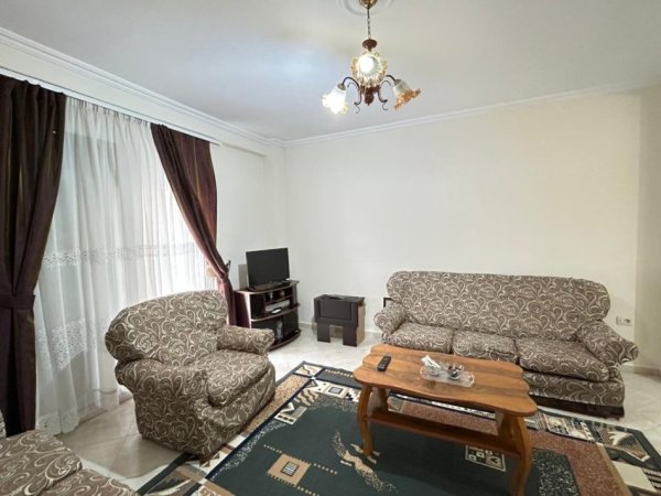Tirane, jepet me qera apartament 2+1 Kati 2, 95 m² 900 € (Rruga e kavajes)
