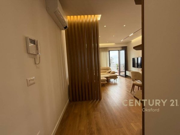 Tirane, jepet me qera apartament 2+1+Ballkon Kati 21, 114 m² 1.500 € (Rruga e kavajes)