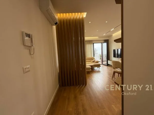 Tirane, jepet me qera apartament 2+1+Ballkon Kati 21, 114 m² 1.500 € (Rruga e kavajes)