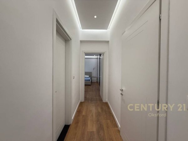 Tirane, jepet me qera apartament 2+1+Ballkon Kati 21, 114 m² 1.500 € (Rruga e kavajes)
