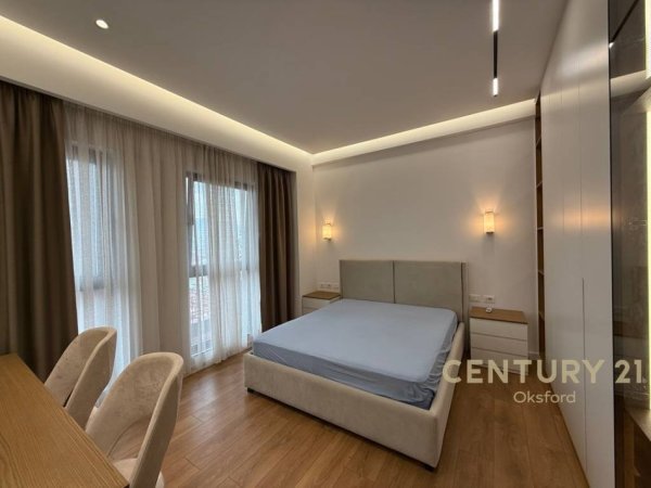 Tirane, jepet me qera apartament 2+1+Ballkon Kati 21, 114 m² 1.500 € (Rruga e kavajes)