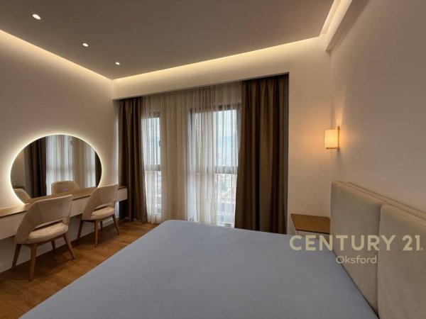 Tirane, jepet me qera apartament 2+1+Ballkon Kati 21, 114 m² 1.500 € (Rruga e kavajes)