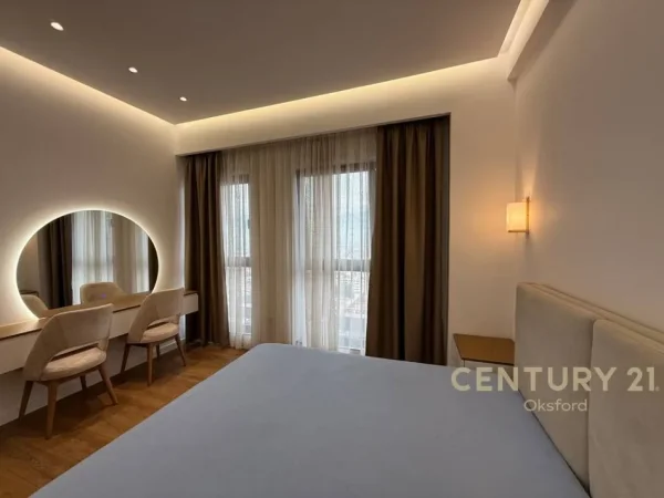 Tirane, jepet me qera apartament 2+1+Ballkon Kati 21, 114 m² 1.500 € (Rruga e kavajes)