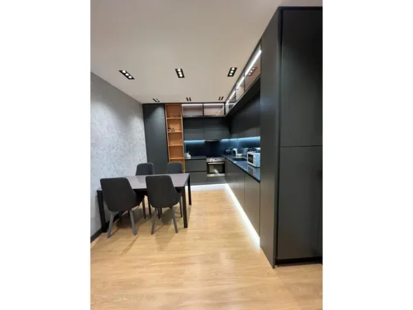 Tirane, jepet me qera apartament 2+1 Kati 6, 77 m² 1.700 € (Qender)