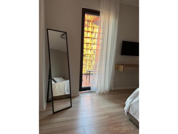 Tirane, jepet me qera apartament 2+1 Kati 8, 114 m² 1.399 € (Rruga e Kavajes)