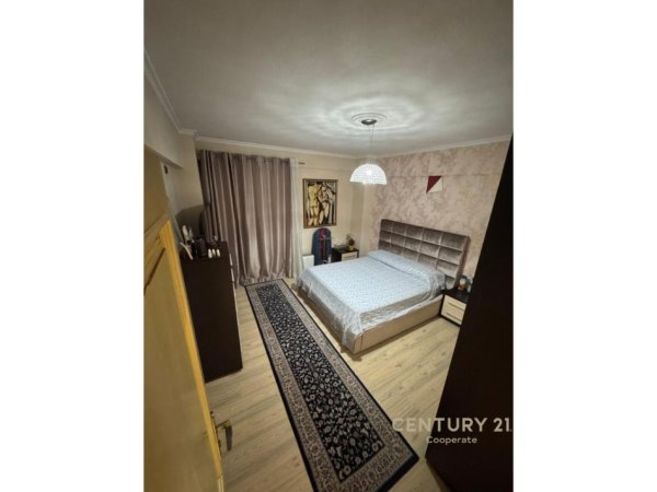 Tirane, shes apartament 2+1 Kati 3, 130 m² 377.000 € (Stadiumi Air Albania)