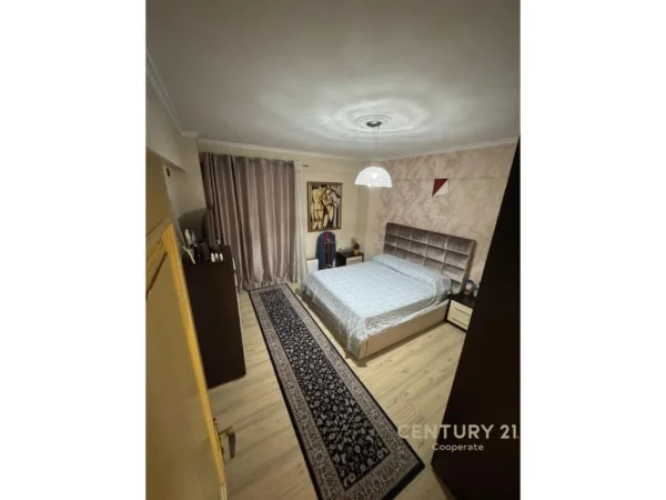 Tirane, shes apartament 2+1 Kati 3, 130 m² 377.000 € (Stadiumi Air Albania)