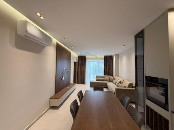 Shitet, Apartament 2+1, Rezidenca White Tower, Mali i Robit