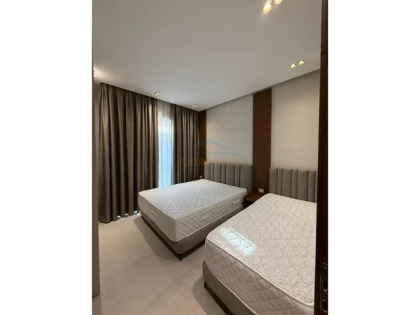 Shitet, Apartament 2+1, Rezidenca White Tower, Mali i Robit