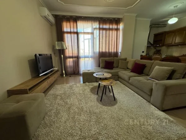 Tirane, jepet me qera apartament 2+1 Kati 3, 102 m² 700 € (Gjimnazi Partizani)