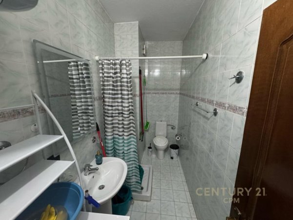 Tirane, jepet me qera apartament 2+1 Kati 3, 102 m² 700 € (Gjimnazi Partizani)