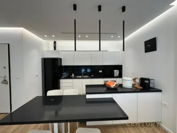 Tirane, shitet apartament Kati 2, 100 m² 270.000 € (Teg)