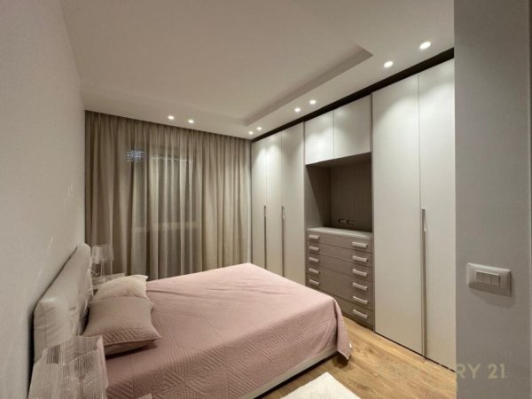 Tirane, shitet apartament Kati 2, 100 m² 270.000 € (Teg)
