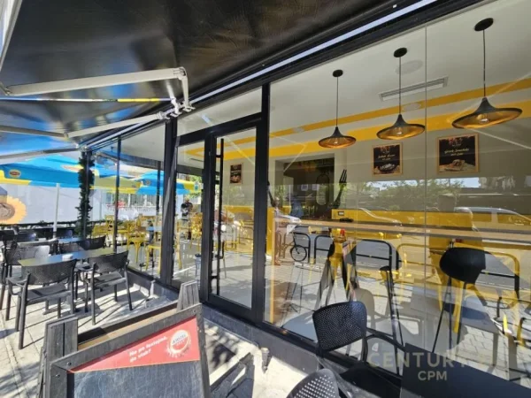 Tirane, shes dyqan Kati 0, 143 m² 560.001 € (Komuna e Parisit)