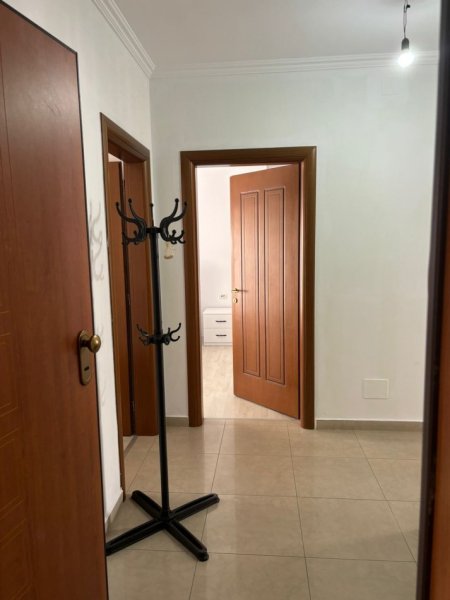 Tirane, jepet me qera apartament 3+1+Ballkon Kati 4, 120 m² 800 € (Don Bosko)