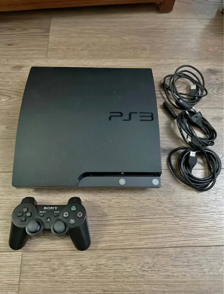 Shes Playstation 3slim dhe nje lev te re ne kuti me chip me te gjitha lojrat 120 €