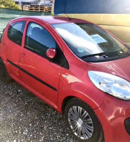 Tirane, shes makine Citroen c1 Nafte, e kuqe manuale 3.100 €