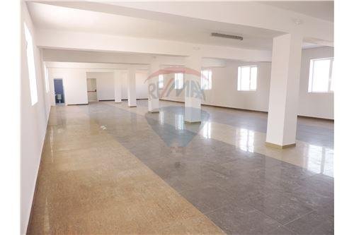 Durres, jepet me qera magazine Kati 0,