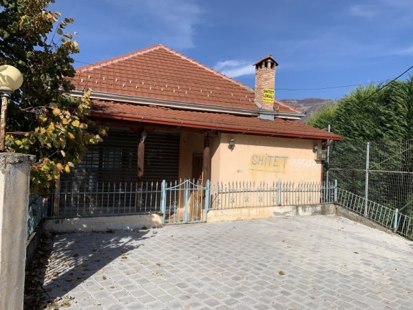 Diber, shitet lokal Kati 3,