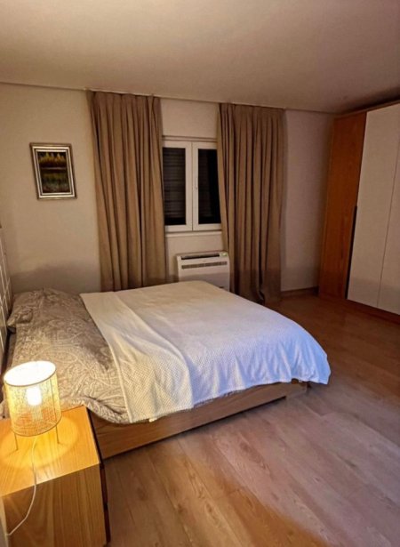 Tirane, jepet me qera apartament 3+1+Ballkon Kati 3, 130 m² 900 € (Kopshti Zoologjik, Liqeni Artificial)