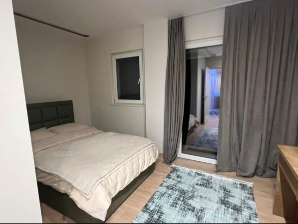 Tirane, jepet me qera apartament 3+1+Ballkon Kati 3, 130 m² 900 € (Kopshti Zoologjik, Liqeni Artificial)