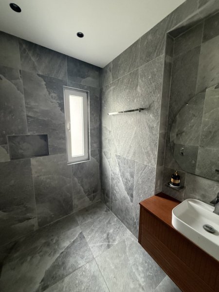 Tirane, shitet apartament 2+1+Ballkon , 113 m² 230.000 € (Astir, Residence e re, prane EGLO)