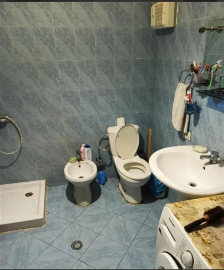 Tirane, shes apartament 2+1+Ballkon Kati 8, 77 m² 135.000 € (Rr. 5 maji tiran)