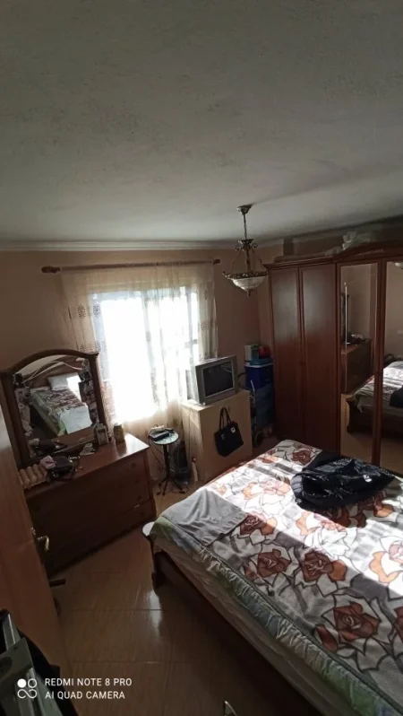 Tirane, shes apartament 2+1+Ballkon Kati 8, 77 m² 135.000 € (Rr. 5 maji tiran)