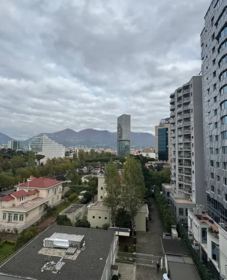 Tirane, jepet me qera zyre , 170 m² 2.400 € (Blloku)