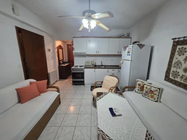 Greqi, shitet apartament 1+1 +Ballkon,49м2, 80.000 €