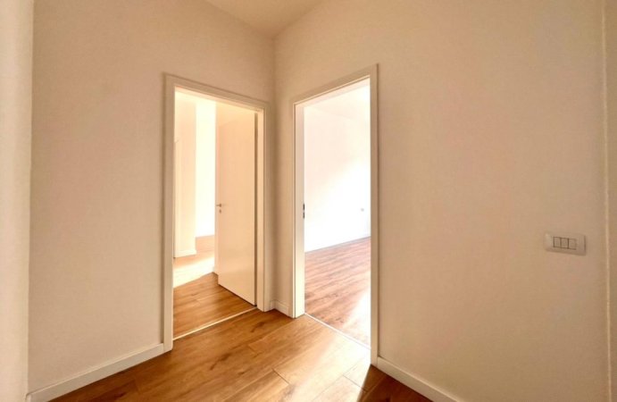 Me Qera (Banim & Zyre): 2+1+2wc &Ballkon📍Bulevardi i Ri - Kompl. Marga 2 (Rr. Filip Jano) 100% i Ri | 60,000Leke/Muaj