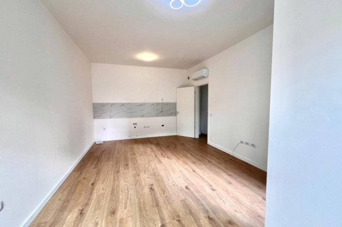 Me Qera (Banim & Zyre): 2+1+2wc &Ballkon📍Bulevardi i Ri - Kompl. Marga 2 (Rr. Filip Jano) 100% i Ri | 60,000Leke/Muaj