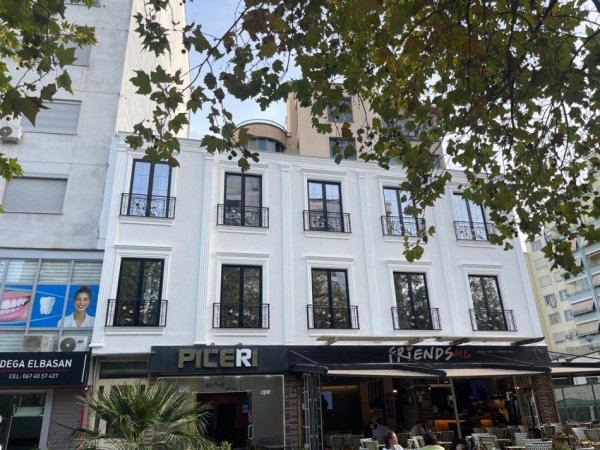 Elbasan, jepet me qera ambjent biznesi Kati 1, 200 m² 1.700 € (https://maps.app.goo.gl/Qq1ekTcGC4R25rBY9?g_st=ipc)