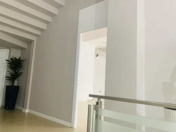 Elbasan, jepet me qera ambjent biznesi Kati 1, 200 m² 1.700 € (https://maps.app.goo.gl/Qq1ekTcGC4R25rBY9?g_st=ipc)