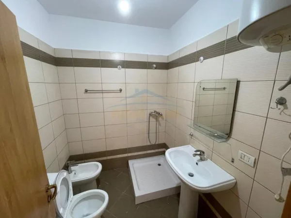 Tirane, shitet apartament 1+1+Ballkon Kati 9, 59 m² 82.000 € (Kthesa e Kamzes)