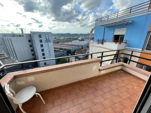 Tirane, shitet apartament 1+1+Ballkon Kati 9, 59 m² 82.000 € (Kthesa e Kamzes)