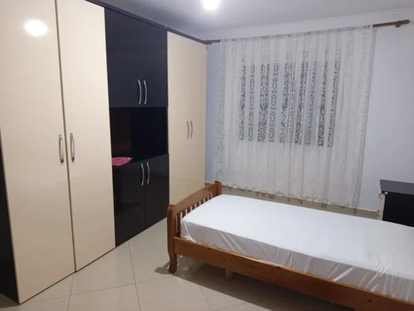 Tirane, jepet me qera apartament 3+1+Aneks+Ballkon Kati 0,