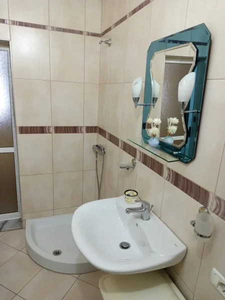 Tirane, jepet me qera apartament 3+1+Aneks+Ballkon Kati 0,