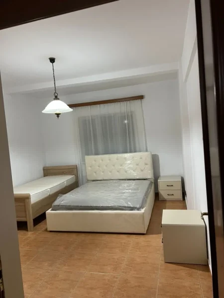 Tirane, jepet me qera apartament 1+1 Kati 5, 70 m² 550 € (Rruga karl gega)