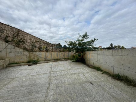 Tirane, shitet Vile , 