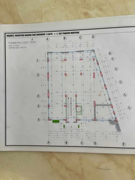 Tirane, shitet dyqan Kati 1, sip. 322 m² 228.000 € (Rruga Myslym Keta prane Restorant Pellumbat e Paqes.)