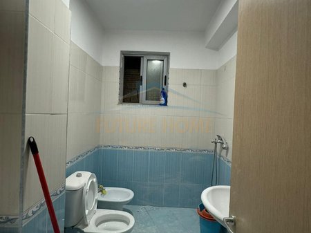 Tirane, jepet me qera apartament 1+1+Ballkon Kati 1, 69 m² 350 € (Fresk)