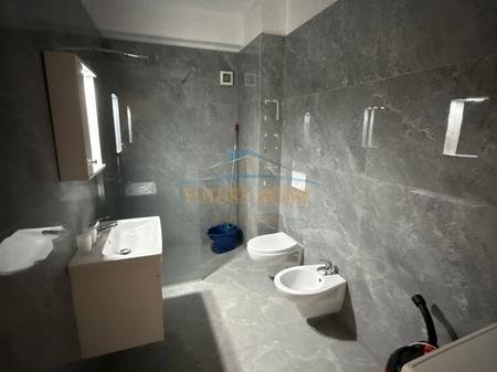Tirane, jepet me qera garsonier Kati 5, 50 m² 370 € 
